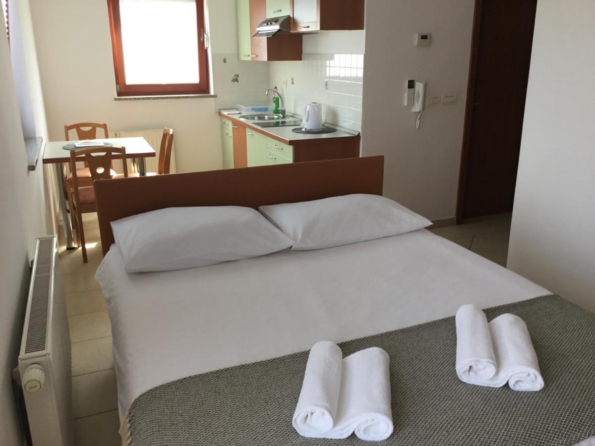 Apartment Sotlar Изола Екстериор снимка